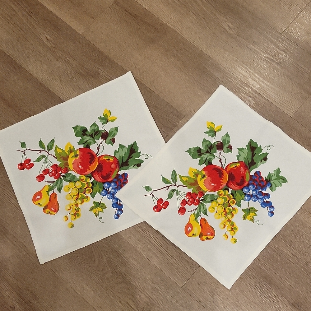 EUC Vintage Print Decorative Napkins Or Tea Towels